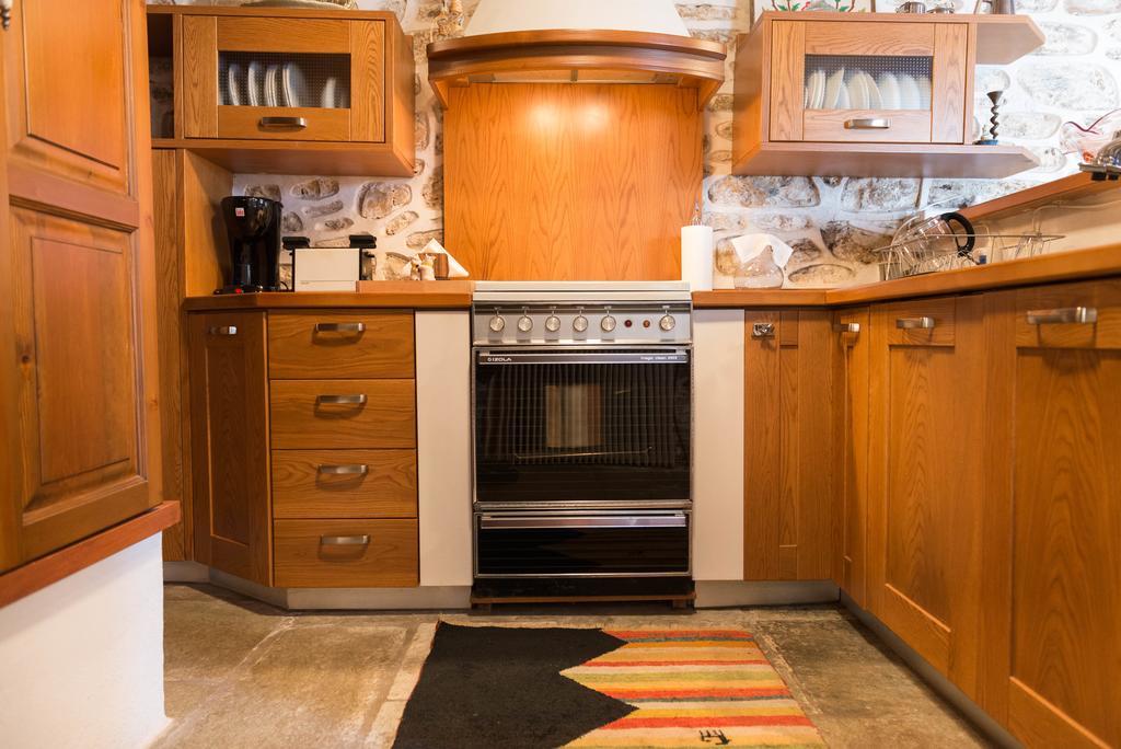Vogiatzopoulou Guesthouse Agios Georgios Nilias Rom bilde