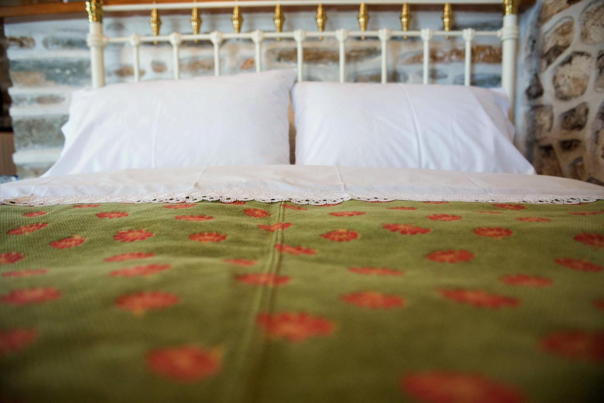 Vogiatzopoulou Guesthouse Agios Georgios Nilias Rom bilde